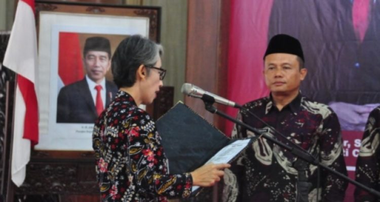 Pj. Bupati Kukuhkan Pengurus Dewan Pendidikan Cilacap Periode 2023-2028