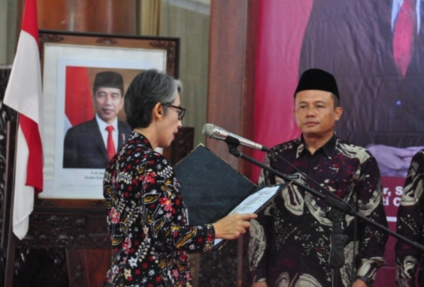 Pj. Bupati Kukuhkan Pengurus Dewan Pendidikan Cilacap Periode 2023-2028