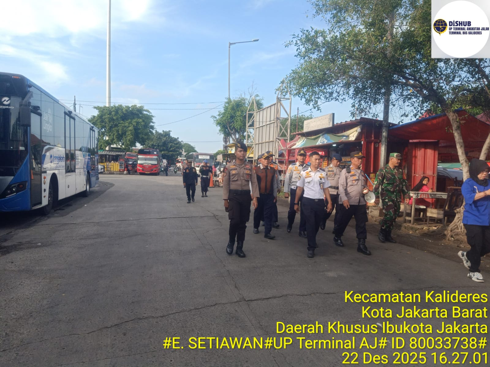 Jelang Natal 2025, Penumpang di Terminal Bus Kalideres Jakarta Barat Terus Bertambah