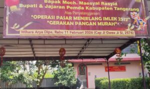 Jelang Imlek 2577 dan Bulan Suci Ramadan, Disperindag Kabupaten Tangerang Gelar Gerakan Pangan Murah di Wihara Arya Dipa (3)