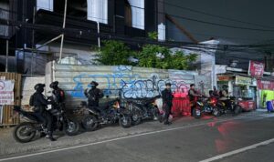 Brimob Polda Metro Jaya Intensifkan Patroli Malam di Jakarta Timur, Jaga Kondusivitas (3)