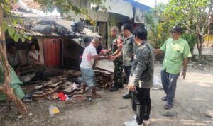 Korem 052 Wijayakrama Berbagi 50 Paket Takjil di Cengkareng Barat, Warga Apresiasi Kepedulian TNI (2)