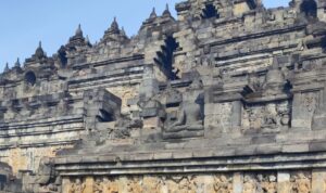 APTABI Sikapi Pemasangan Chattra di Borobudur Ini Langkah Memuliakan Borobudur Melalui Pendekatan Spiritualitas Berkebudayaan