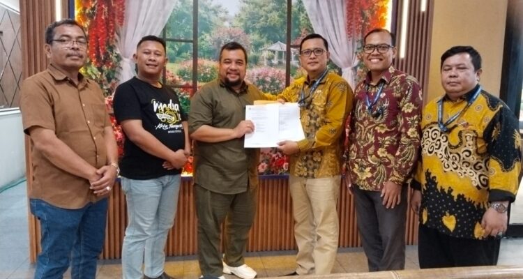 GAHARU NUSANTARA BERSINAR KUATKAN STRUKTUR DI BANTEN, TUNJUK FRENGKY SARAGI SEBAGAI KETUA DPW BARU (1)