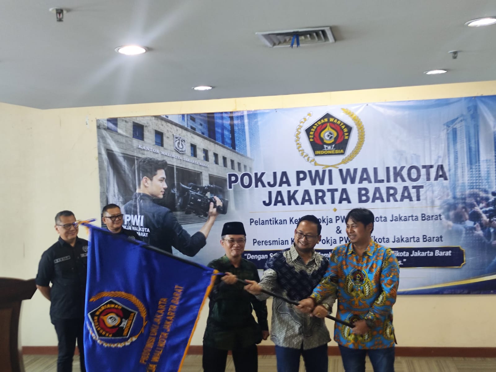 PWI Pokja Wali kota Jakarta Barat Resmi Miliki Kepengurusan dan Sekretariat Baru, Saat Enam Agama Bersatu Mendoakan PWI Pokja Jakarta Barat Pelantikan yang Sarat Makna