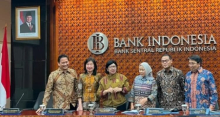 BI Tahan Suku Bunga Acuan 5,75 Persen, Deposit Facility Naik Jadi 5 Persen BI Tahan Suku Bunga Acuan 5,75 Persen, Deposit Facility Naik Jadi 5 Persen