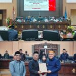 Bupati Jeneponto Serahkan Ranperda APBD Tahun Anggaran 2027 kepada DPRD Bupati Jeneponto Serahkan Ranperda APBD Tahun Anggaran 2027 kepada DPRD