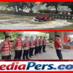 Brimob dan Basarnas Sisir Kalimalang Bekasi, Upaya Pencarian Korban yang Tenggelam Brimob dan Basarnas Sisir Kalimalang Bekasi, Upaya Pencarian Korban yang Tenggelam