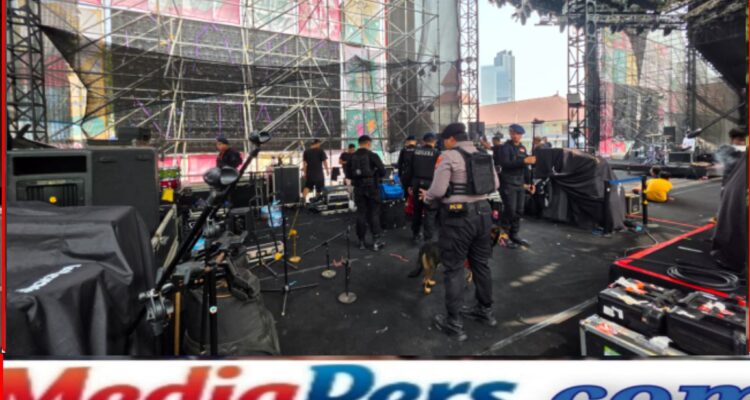 Brimob Metro Jaya Sterilisasi Synchronise Fest 2026 di Kemayoran, Pastikan Area Aman Brimob Metro Jaya Sterilisasi Synchronise Fest 2026 di Kemayoran, Pastikan Area Aman