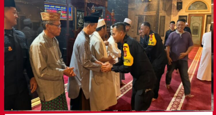 Brimob Polda Metro Jaya Perkuat Nilai Religius Lewat Salat Subuh Berjamaah di Mampang