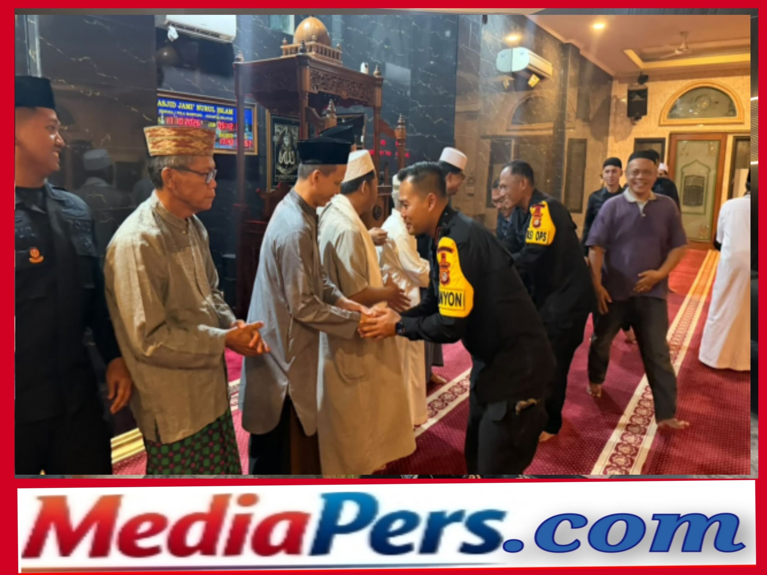 Brimob Polda Metro Jaya Perkuat Nilai Religius Lewat Salat Subuh Berjamaah di Mampang