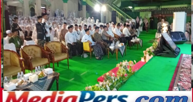 Hari Santri Nasional 2026 Istighotsah Kebangsaan di Ponpes Asshiddiqiyah, 1.000 Santri Doakan Persatuan dan Keutuhan Bangsa Hari Santri Nasional 2026 Istighotsah Kebangsaan di Ponpes Asshiddiqiyah, 1.000 Santri Doakan Persatuan dan Keutuhan Bangsa