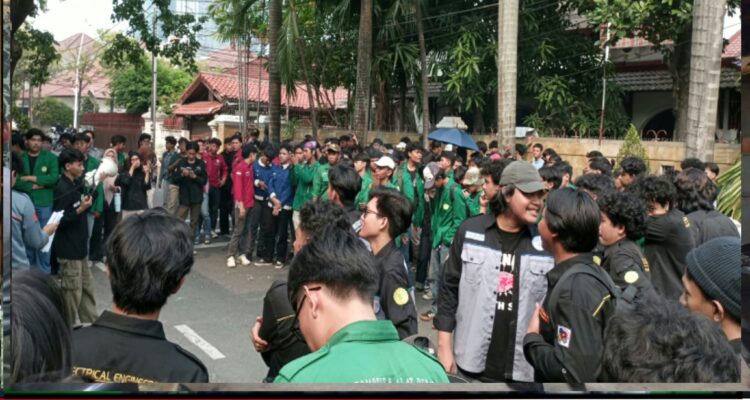 BEM Fakultas Teknik UMJ Gelar Aksi Unjuk Rasa, Sampaikan Delapan Tuntutan kepada Pimpinan Fakultas
