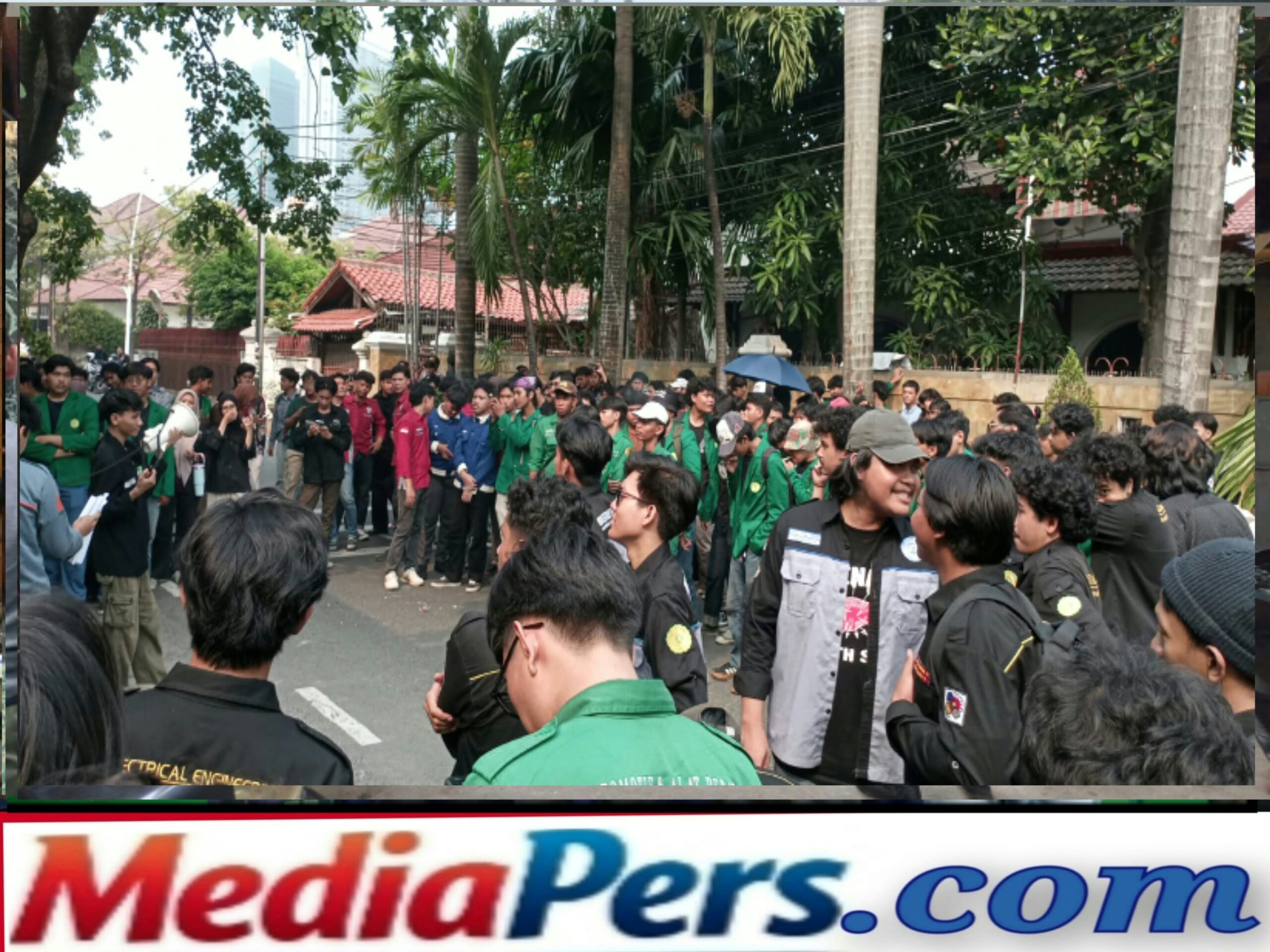 BEM Fakultas Teknik UMJ Gelar Aksi Unjuk Rasa, Sampaikan Delapan Tuntutan kepada Pimpinan Fakultas