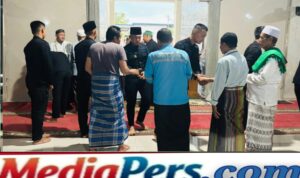 Batalyon D Pelopor Gelar Salat Subuh Keliling di Cikarang Pusat, Pererat Kedekatan dengan Warga Batalyon D Pelopor Gelar Salat Subuh Keliling di Cikarang Pusat, Pererat Kedekatan dengan Warga