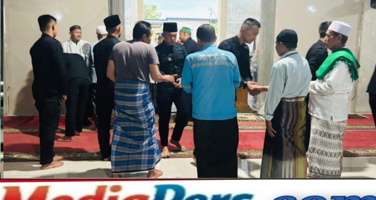 Batalyon D Pelopor Gelar Salat Subuh Keliling di Cikarang Pusat, Pererat Kedekatan dengan Warga Batalyon D Pelopor Gelar Salat Subuh Keliling di Cikarang Pusat, Pererat Kedekatan dengan Warga