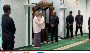 Detasemen Gegana Gelar Salat Subuh Keliling di Slipi, Perkuat Kedekatan dengan Warga Detasemen Gegana Gelar Salat Subuh Keliling di Slipi, Perkuat Kedekatan dengan Warga