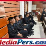 Personel Satbrimob Polda Metro Jaya Perkuat Toleransi, Ikuti Ibadah Nasrani di Pasar Minggu Personel Satbrimob Polda Metro Jaya Perkuat Toleransi, Ikuti Ibadah Nasrani di Pasar Minggu