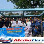 Brimob Polda Metro Jaya Bersihkan Sungai Cisadane, Ajak Warga Wujudkan Tangerang Bebas Sampah Brimob Polda Metro Jaya Bersihkan Sungai Cisadane, Ajak Warga Wujudkan Tangerang Bebas Sampah
