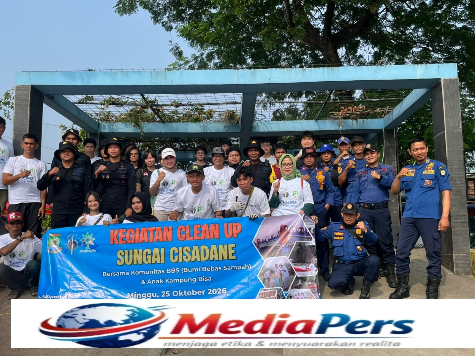 Brimob Polda Metro Jaya Bersihkan Sungai Cisadane, Ajak Warga Wujudkan Tangerang Bebas Sampah