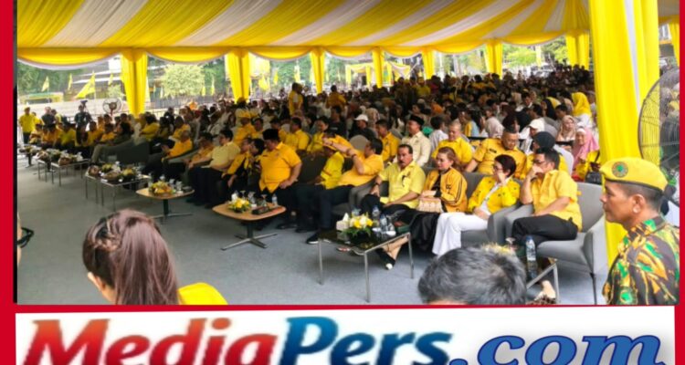 HUT ke-62 Partai Golkar, Bagikan 1.000 Paket Sembako kepada Warga DKI Jakarta