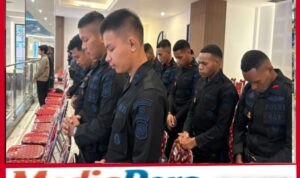 Brimob Polda Metro Jaya Hadir di Gereja Tiberias Bekasi, Jaga Kamtibmas Brimob Polda Metro Jaya Hadir di Gereja Tiberias Bekasi, Jaga Kamtibmas