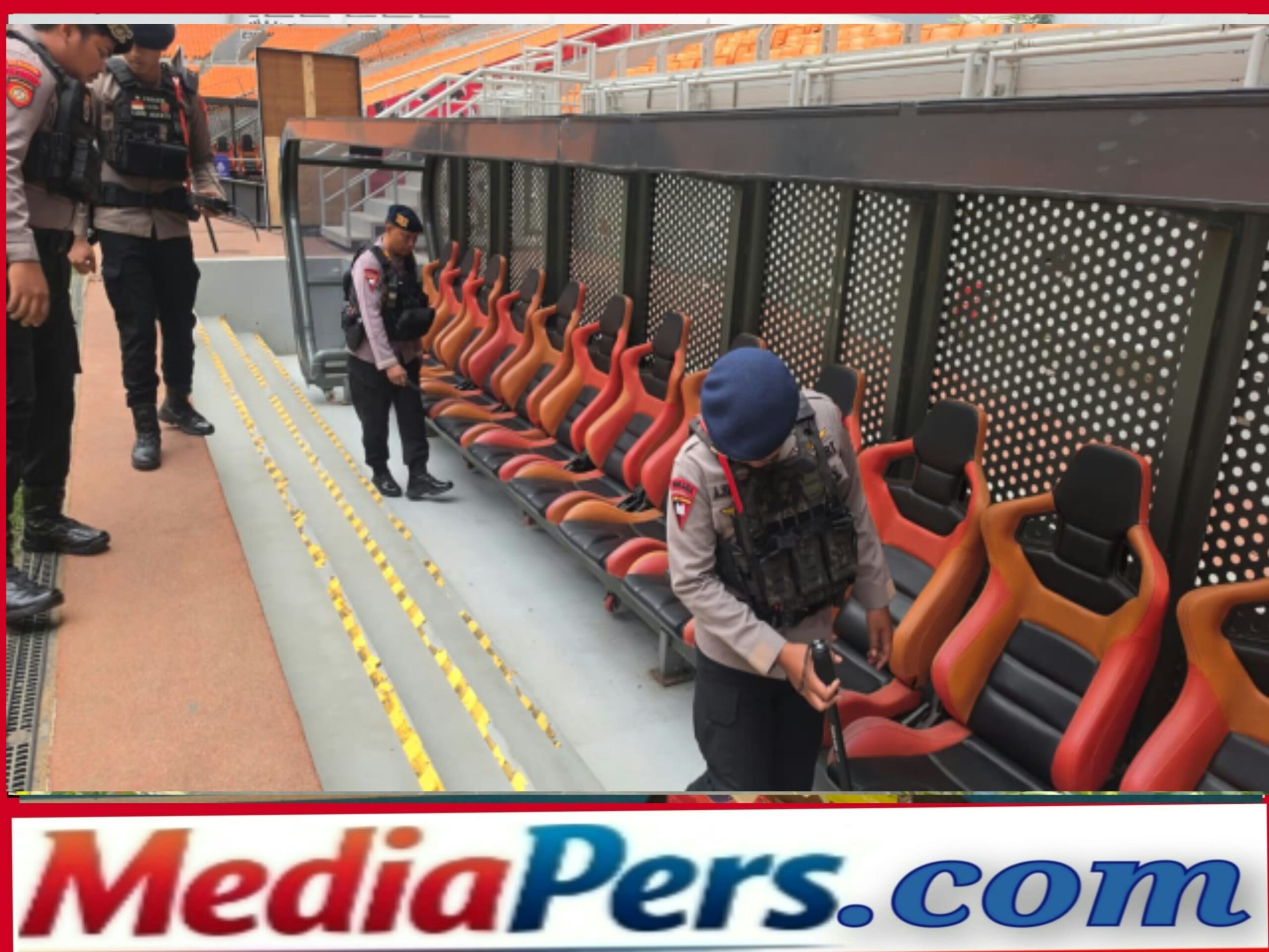 Brimob Polda Metro Jaya Sterilisasi JIS, Pastikan Laga Persija Vs Persik Aman