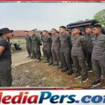 Brimob Metro Jaya Asah Kemampuan SAR Air di Sungai Kalimalang Brimob Metro Jaya Asah Kemampuan SAR Air di Sungai Kalimalang