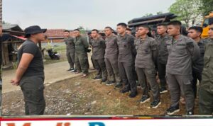 Brimob Metro Jaya Asah Kemampuan SAR Air di Sungai Kalimalang Brimob Metro Jaya Asah Kemampuan SAR Air di Sungai Kalimalang
