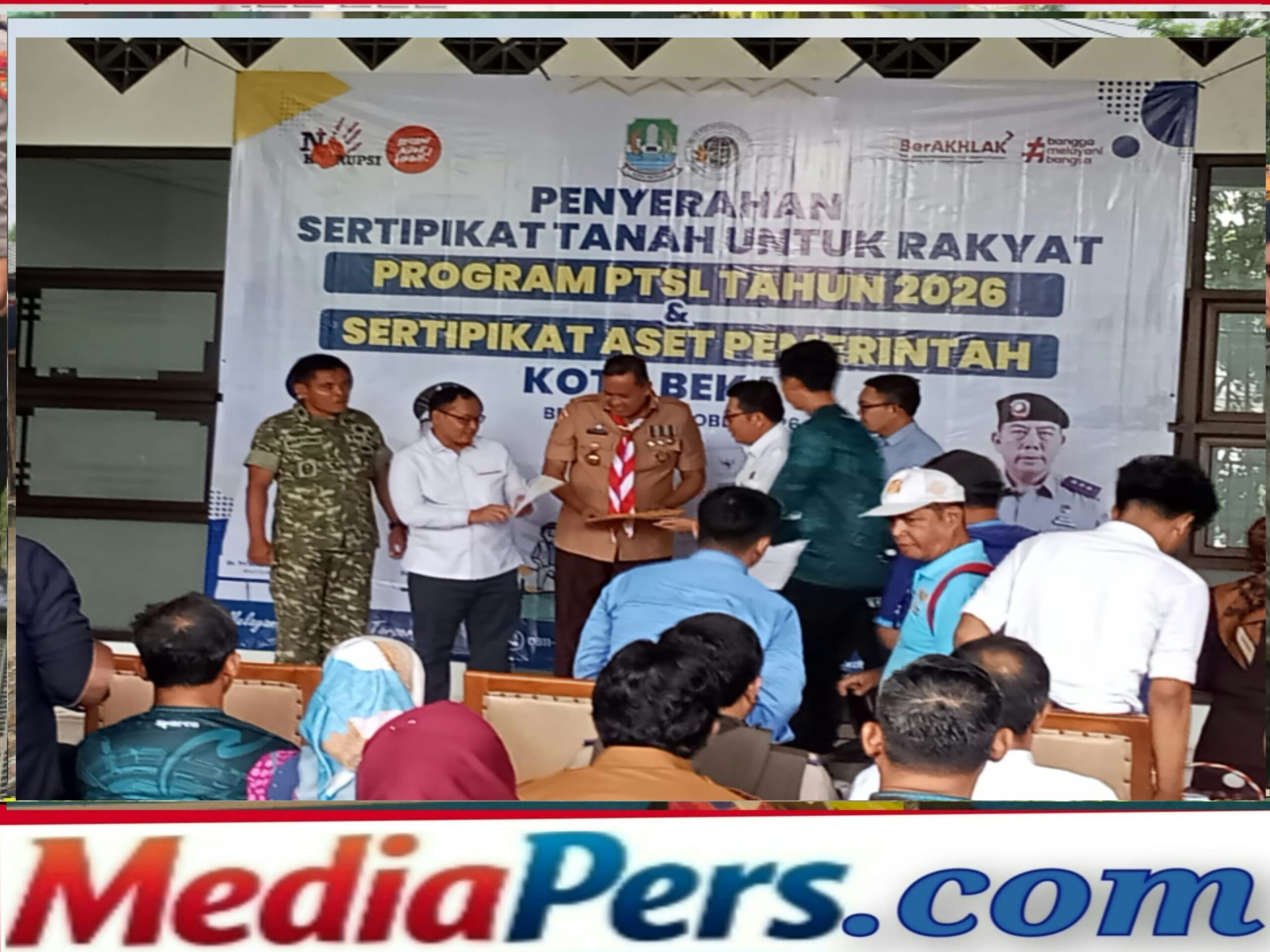 Pemkot Bekasi Bersama ATR/BPN Serahkan 600 Sertipikat Tanah PTSL dan 40 Sertipikat Aset Pemerintah