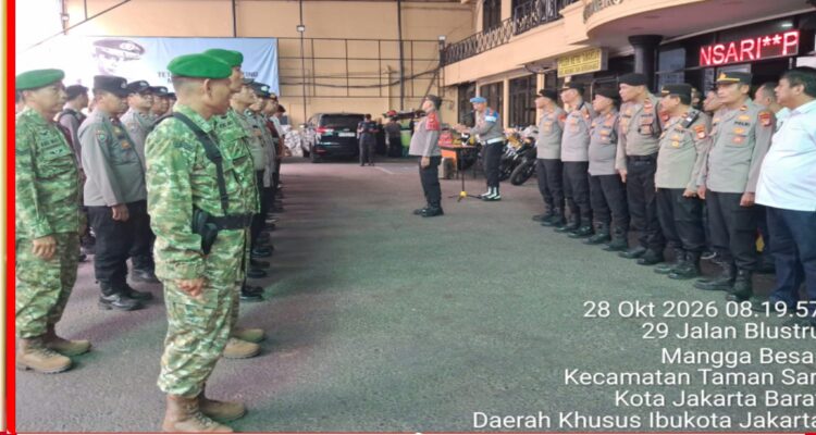Polsek Metro Tamansari Gelar Apel Tiga Pilar, Siaga Amankan Unras di DPR/MPR Polsek Metro Tamansari Gelar Apel Tiga Pilar, Siaga Amankan Unras di DPR/MPR