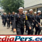 Brimob Polda Metro Jaya Shalat Jum’at Bersama Warga, Pererat Silaturahmi di Masjid Al Ihsan