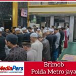 Brimob Metro Jaya Gelar Salat Subuh Berjamaah, Pererat Kedekatan dengan Warga