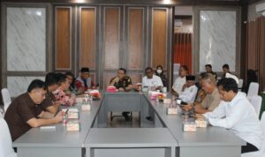 Kejari Lubuk Linggau Gelar Rapat PAKEM, Perkuat Koordinasi Jaga Kerukunan Umat Beragama Kejari Lubuk Linggau Gelar Rapat PAKEM, Perkuat Koordinasi Jaga Kerukunan Umat Beragama