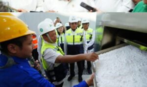 Menperin Sarmuji Apresiasi Inovasi CCU Petrokimia Gresik, Efisiensi Penangkapan CO₂ Capai 97,79 Persen