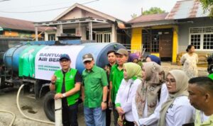 PKB Hadir untuk Rakyat, Gus Salim dan SN Putra Sohe Salurkan Bantuan Air Bersih serta Masker di Lubuk Linggau