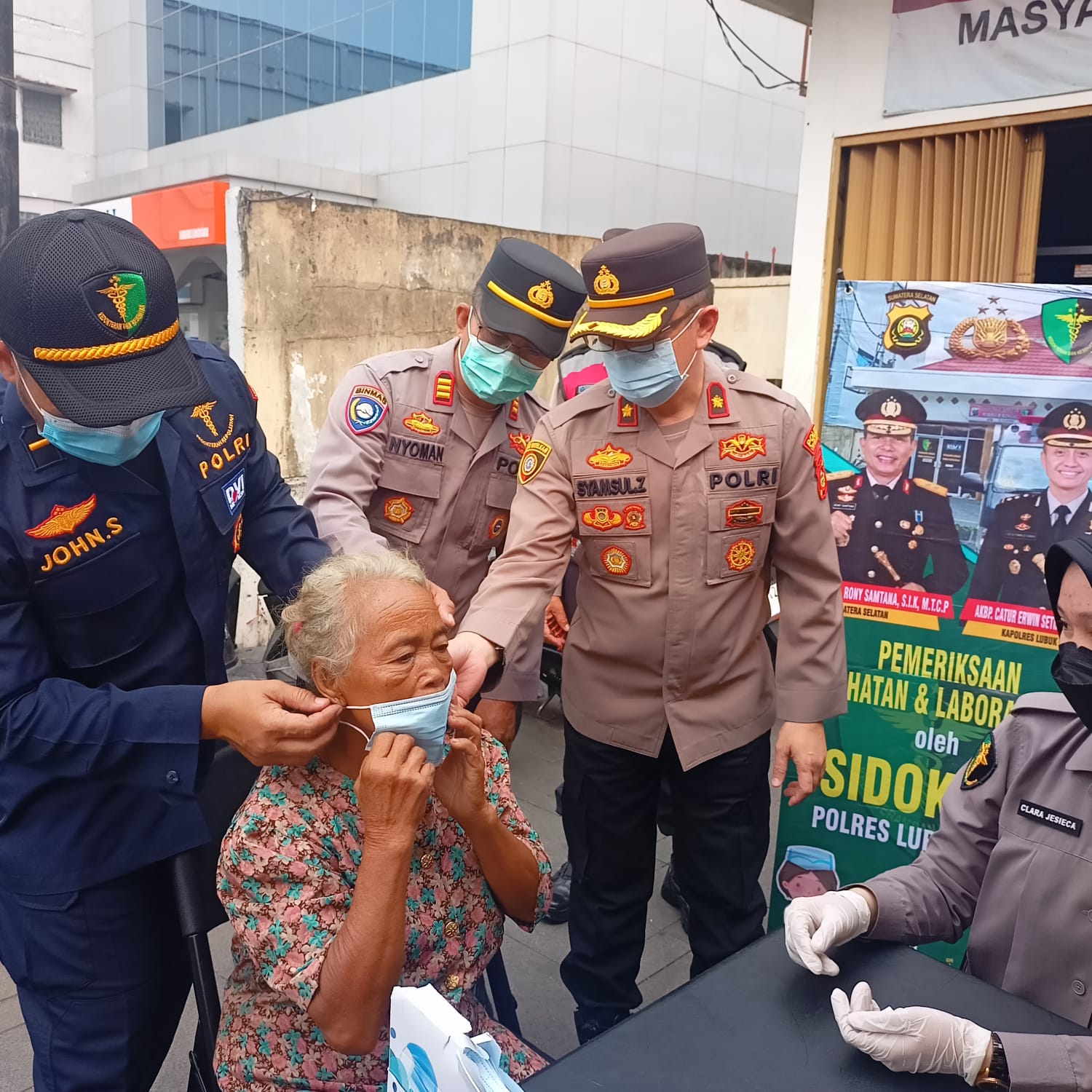 Polres Lubuklinggau Gelar Bakti Kesehatan, Bagikan 150 Masker dan Layani Pemeriksaan Kesehatan Warga