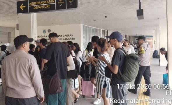 Polsek Kawasan Sunda Kelapa Laksanakan Pengamanan dan Pelayanan Wisatawan di Dermaga Kali Adem Menuju Kepulauan Seribu
