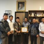 Wakil Ketua PTA Bangka Belitung Sirajuddin Sailellah Di Anugrahkan Penghargaan Oleh MUI Sebagai Penegak Hukum Peduli Dhu’afa
